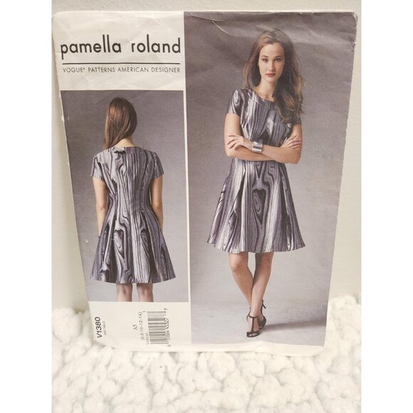Vogue Pattern V1380 by Pamella Roland | American Designer - Picture 9 of 10